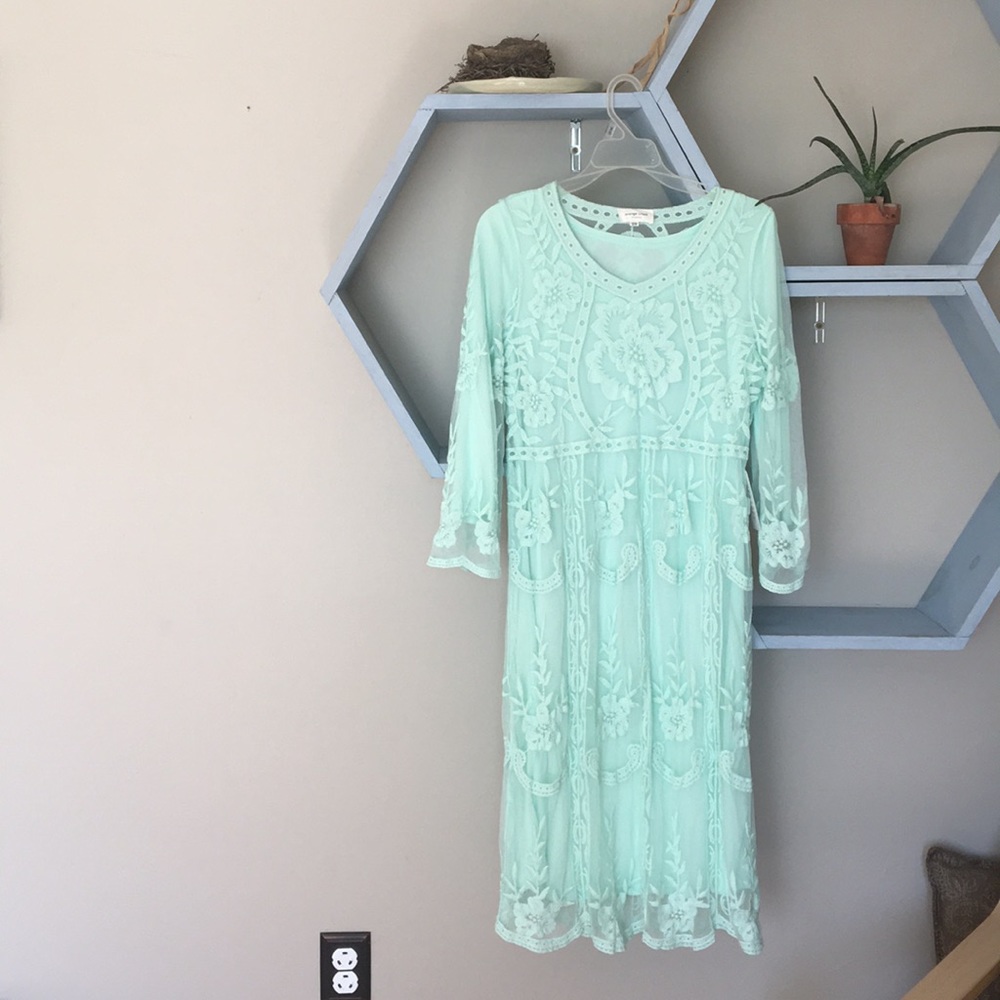 Mint green lace dress S/M